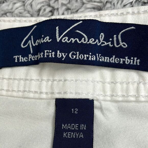 GLORIA VANDERBILT 12 “THE PERFECT FIT” Embroidered White Capri - Picture 3 of 12